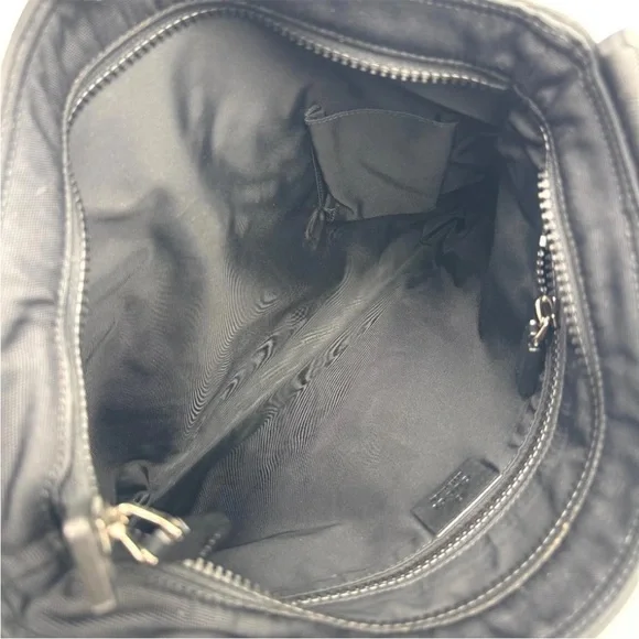 Gucci Black Messenger Bag with Red and Green Stripe - Picture 5 of 13